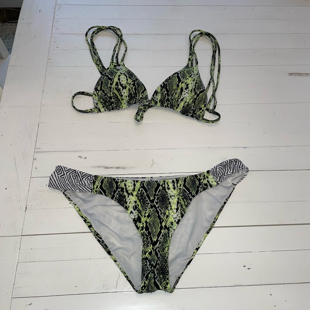 Volcom bikini